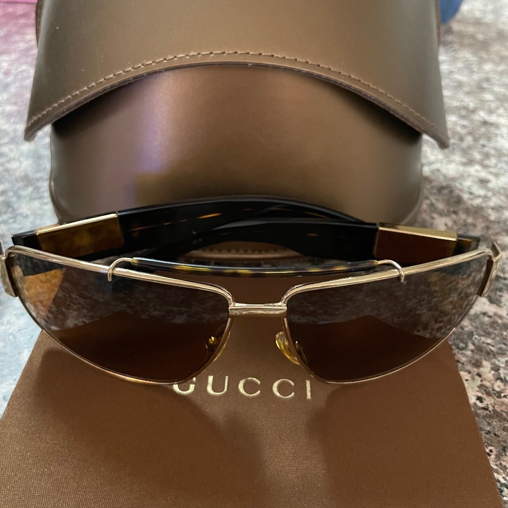Mens preowned EUC GUCCI sunglasses